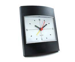 Schwarze Uhr mit Wecker